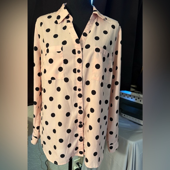 NY Collection Blush Button-Down with Black Dots - Picture 6 of 16